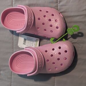 Pink Glitter Crocs NWT Women’s 7 / Men’s 5